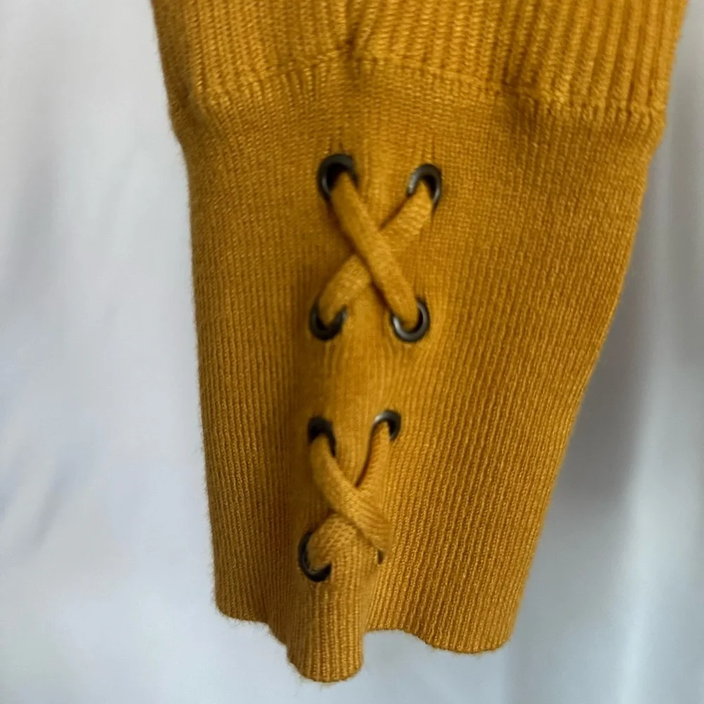 Tribekka 44 Mustard Ribbed V-Neck Sweater Lace-Up Sleeve Detail Size L(1243) - Picture 9 of 14
